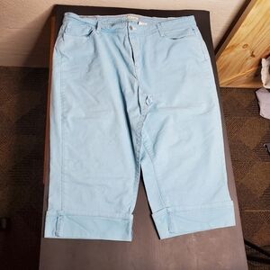 Levi’s 515 Capri Jeans Cuffed Hem Size 24 Baby Blue